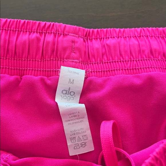ALO Yoga Women's Bright Pink Athletic Shorts - Picture 3 of 7